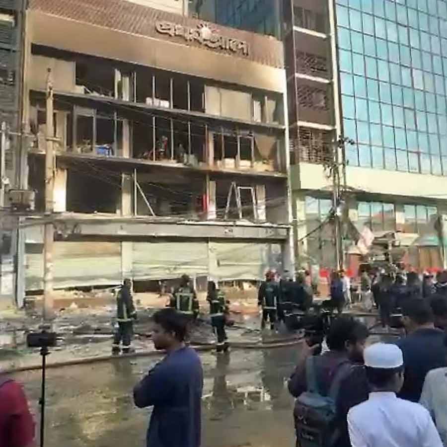 Youth leader Sharif Osman Hadi’s Death Sparks Protests in Dhaka, See Unrest in Pictures