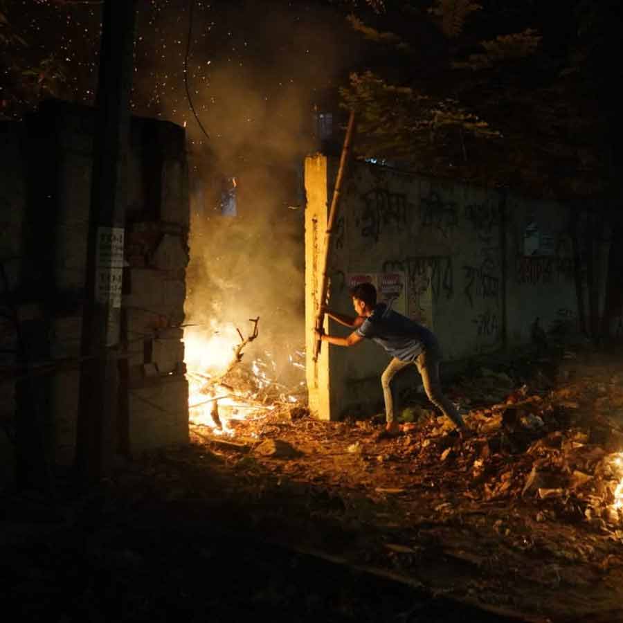 Youth leader Sharif Osman Hadi’s Death Sparks Protests in Dhaka, See Unrest in Pictures