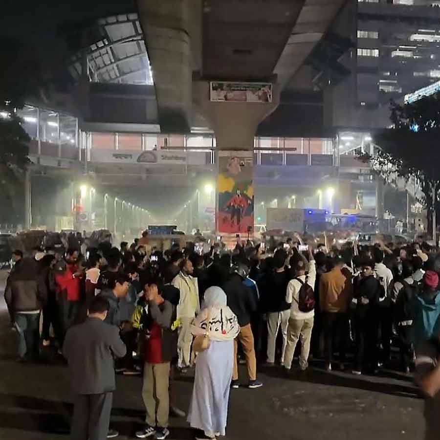 Youth leader Sharif Osman Hadi’s Death Sparks Protests in Dhaka, See Unrest in Pictures