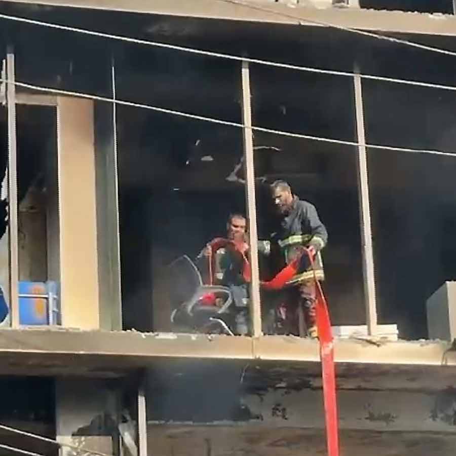 Youth leader Sharif Osman Hadi’s Death Sparks Protests in Dhaka, See Unrest in Pictures