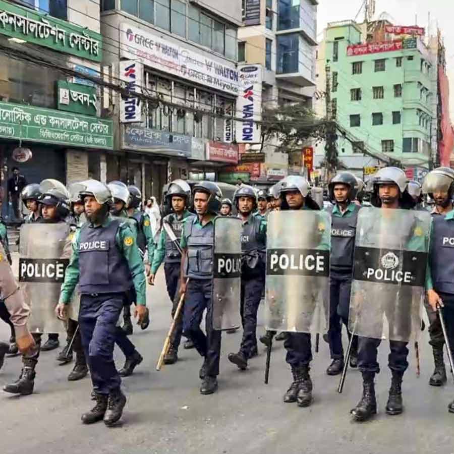 Youth leader Sharif Osman Hadi’s Death Sparks Protests in Dhaka, See Unrest in Pictures