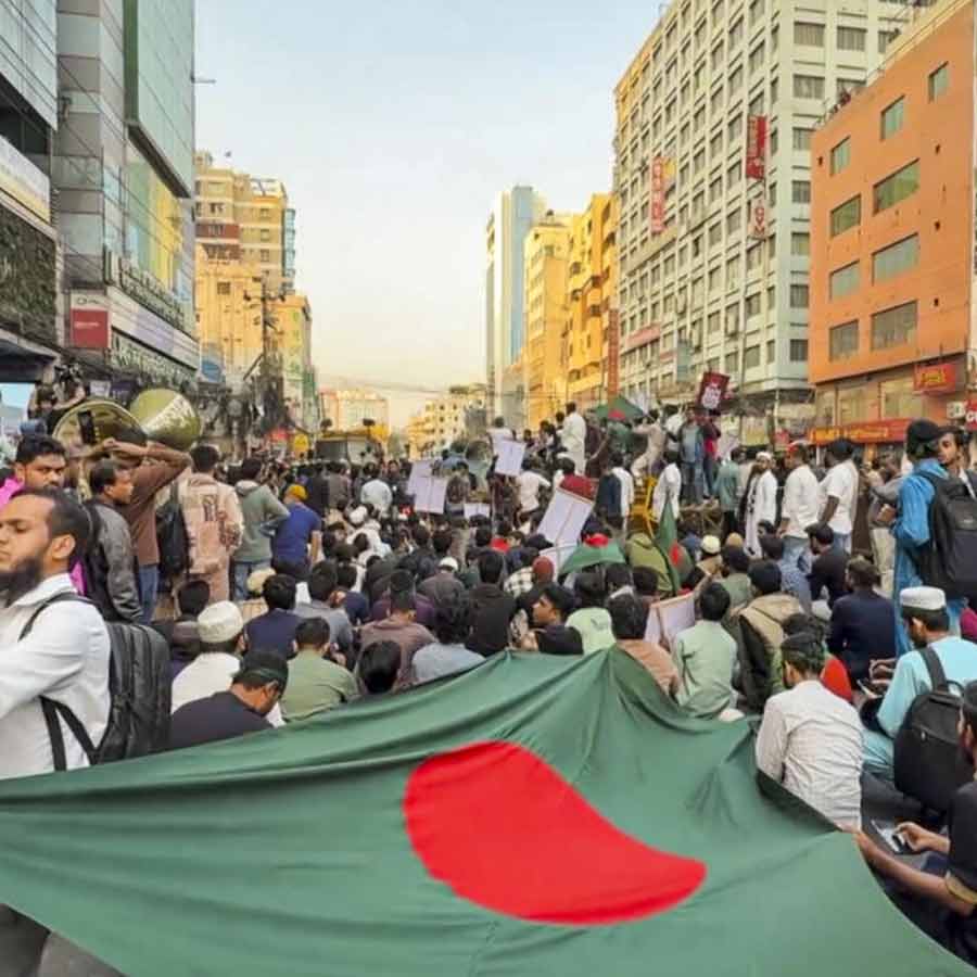Youth leader Sharif Osman Hadi’s Death Sparks Protests in Dhaka, See Unrest in Pictures