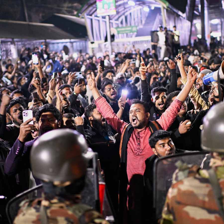 Youth leader Sharif Osman Hadi’s Death Sparks Protests in Dhaka, See Unrest in Pictures