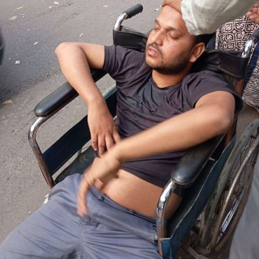 Orthopedic job seeker falls ill in front of Bikash Bhavan dgtl