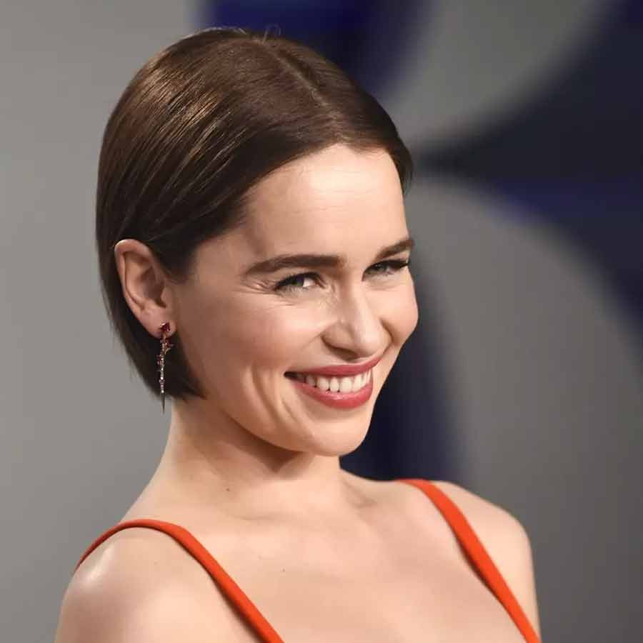 All need to know about actress Emilia Clarke and how she fights with brain aneurysm during shooting of Game of Thrones