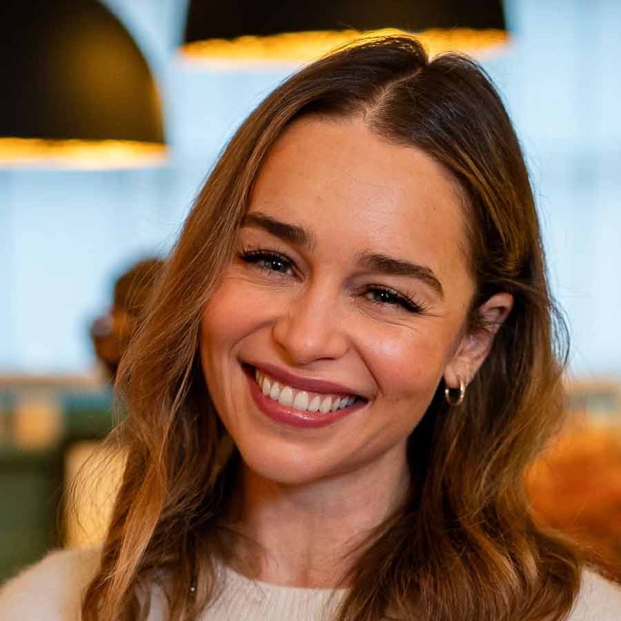 All need to know about actress Emilia Clarke and how she fights with brain aneurysm during shooting of Game of Thrones