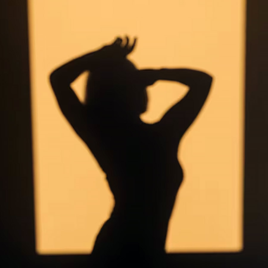 All need to know about actress Emilia Clarke and how she fights with brain aneurysm during shooting of Game of Thrones