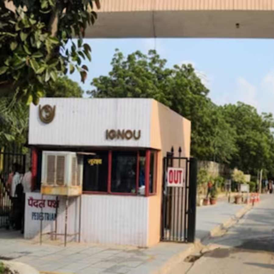 Applications are invited by Indira Gandhi National Open University for the post of Consultant dgtl