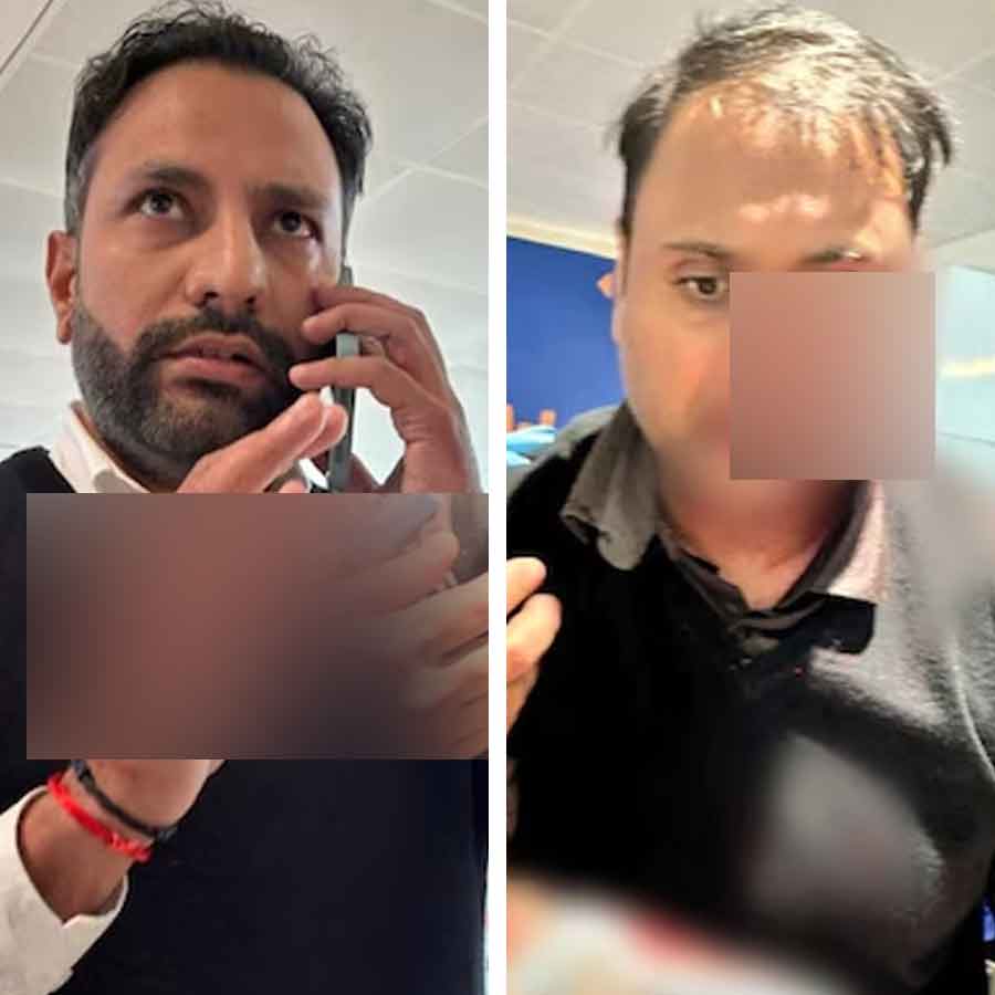 Allegation of beating a passenger in Delhi Airport, Airline takes action against pilot dgtl