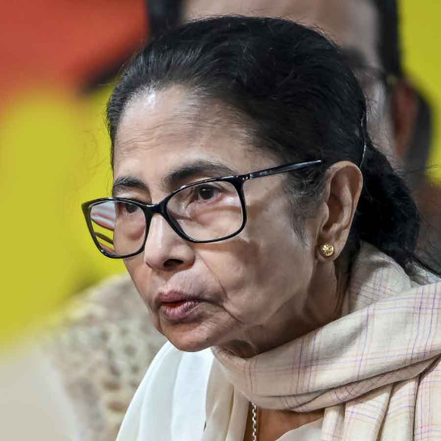 Protest against PM Narendra Modi government for removing Mahatma\\\\\\\'s name from 100 days of work, state changes name of Karmashri project to \\\\\\\'Mahatma Shree\\\\\\\'