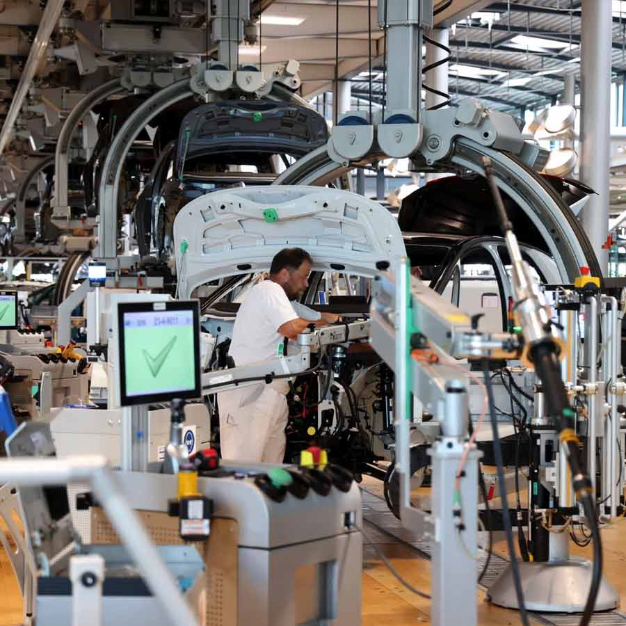 Around 24 thousand companies shutting down in 2025 amid corporate bankruptcy hits a decade high in Germany 