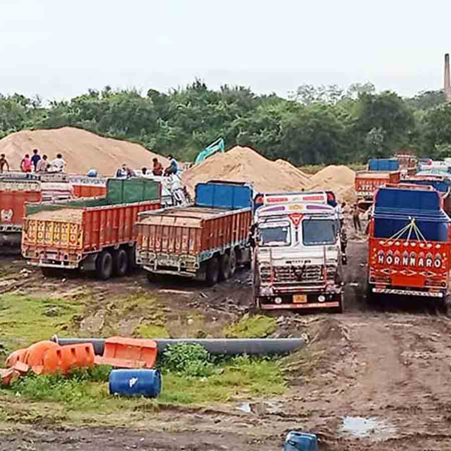 Officials attacked while trying to stop sand smuggling in Mathabhanga