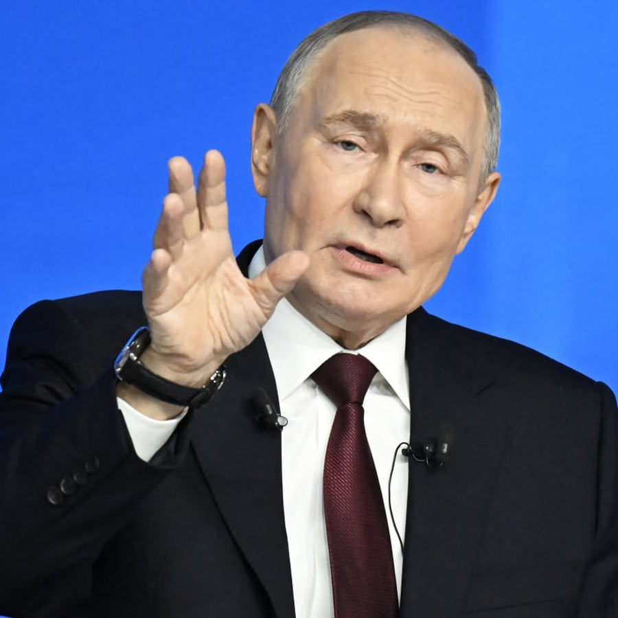 Is US losing Cold War 2.0 as its power declining against Russia and China 