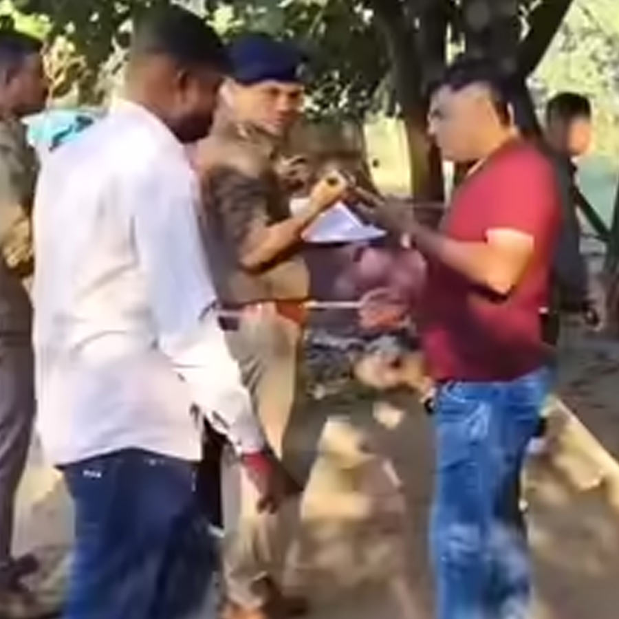 Teenager planned to kill father with boyfriend, two arrested