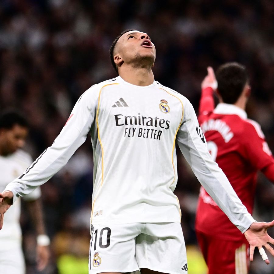 গোলের পর কিলিয়ান এমবাপের সিউ উৎসব।