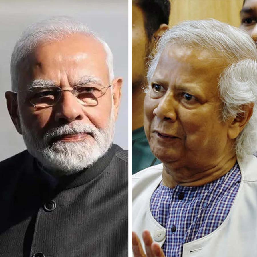 (বাঁ দিকে) ভারতের প্রধানমন্ত্রী নরেন্দ্র মোদী এবং বাংলাদেশের অন্তর্বর্তী সরকারের প্রধান উপদেষ্টা মুহাম্মদ ইউনূস (ডান দিকে)।