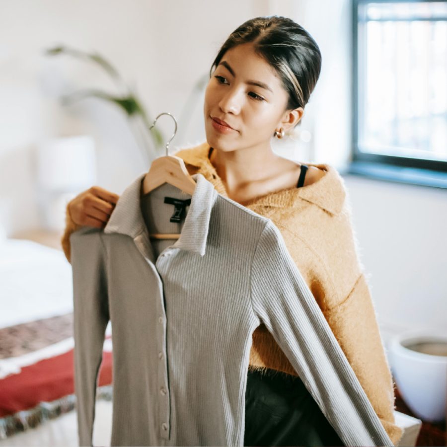 What are the effects of wearing new clothes before washing them dgtl