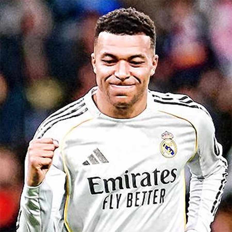 গোলের পরে এমবাপে।