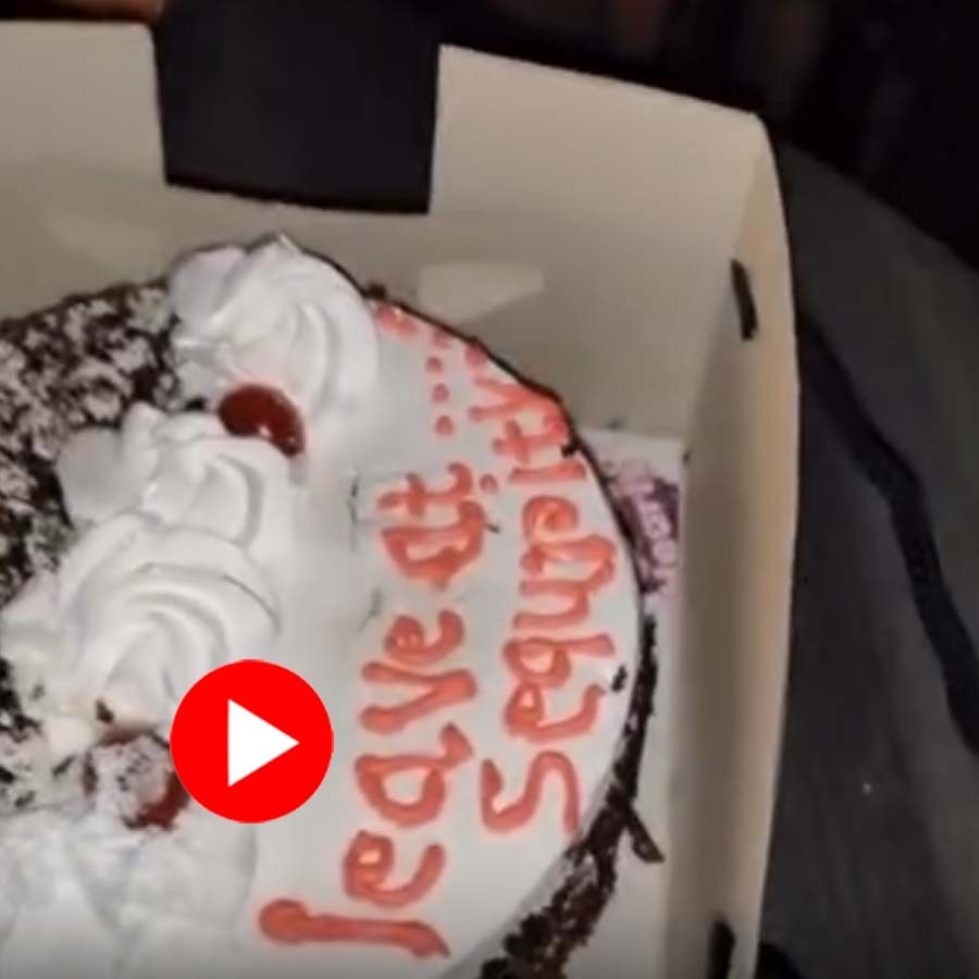 Video of Woman sharing funny Zomato mix-up after birthday cake arrives with wrong message dgtl