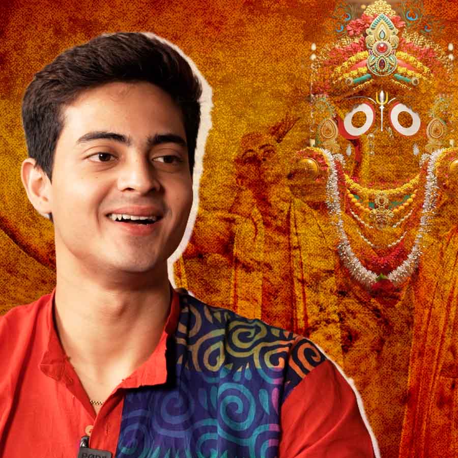 Tollywood Actor Dibyojyoti Dutta makes his debut in Srijit Mukherjee's film Lawho Gouranger Naam Rey dgtl