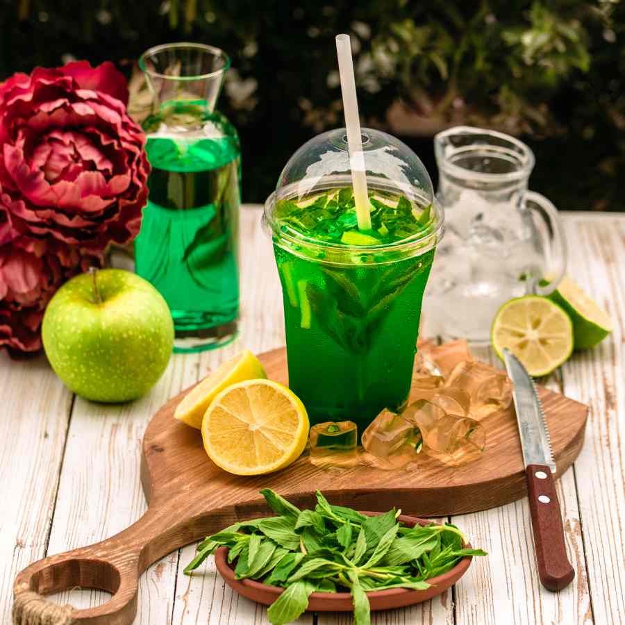 These are some drinks that help reduce constipation risks