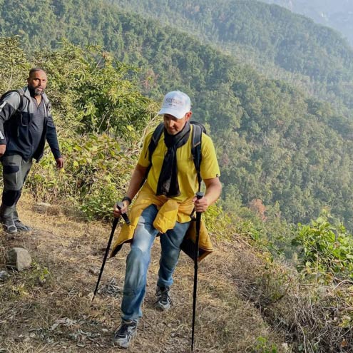 ট্রেকিংয়ে বলিউড তারকা হৃতিক রোশন।
