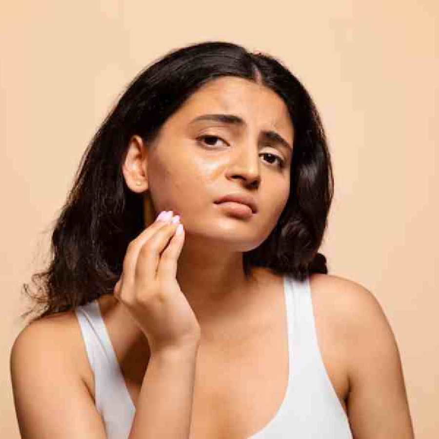 Dealing with winter dryness and bloating, Celebrity nutritionist Rujuta  Diewkar advice to take 3 Foods dgtl
