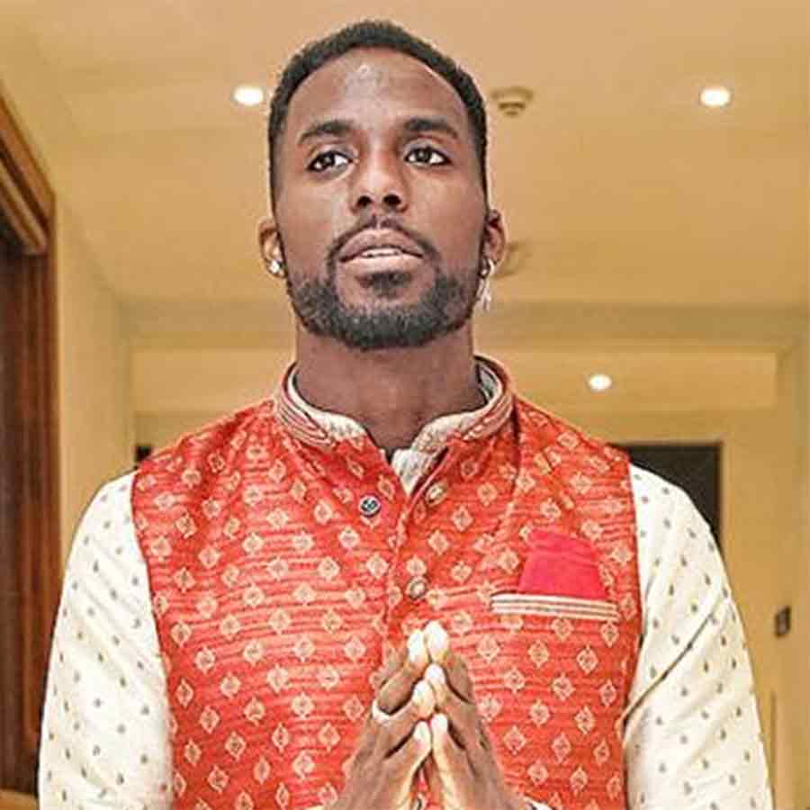 আকর্ষণ: ম্যারাথনের প্রধান অতিথি বেদনারেক। 