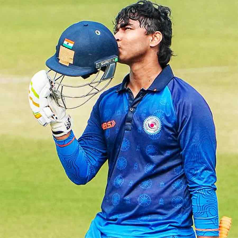 চর্চায়: ফাইনালে বৈভবদের ব্যর্থতা নিয়ে উঠছে প্রশ্ন।