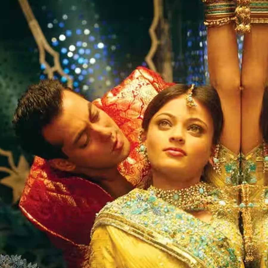 Salman Khan with Sneha Ullal