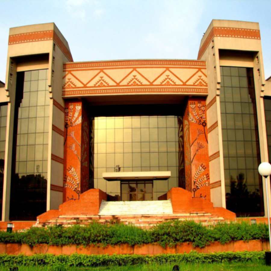Indian Institute of Management Calcutta is offering master of business administration programme dgtl