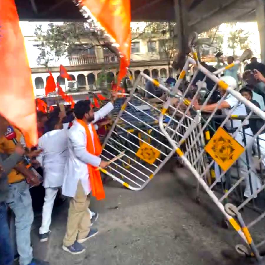 Protest outside Bangladesh embassy in Kolkata