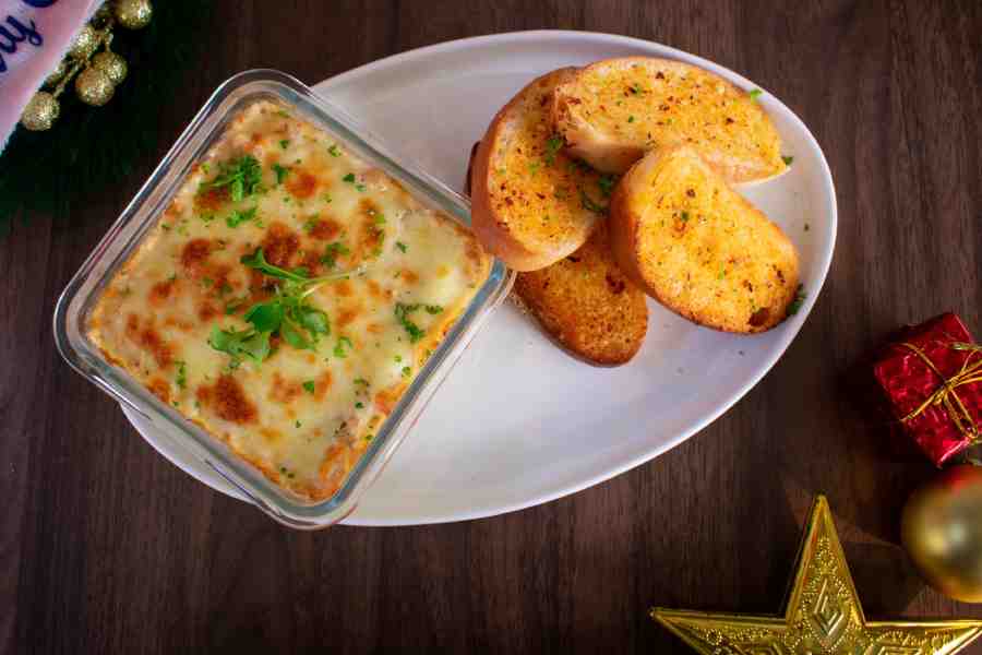 ক্যাফে কোর্টইয়ার্ড।