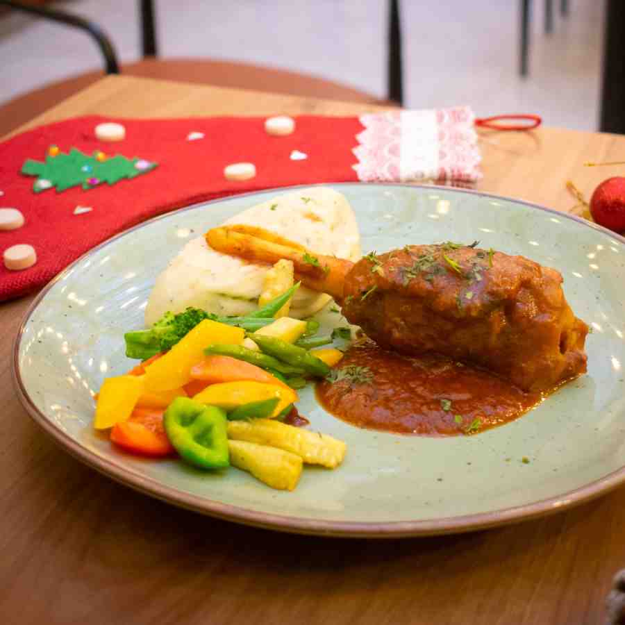 বড়দিনের স্পেশাল মেনু কালদি বিন ক্যাফেতে।