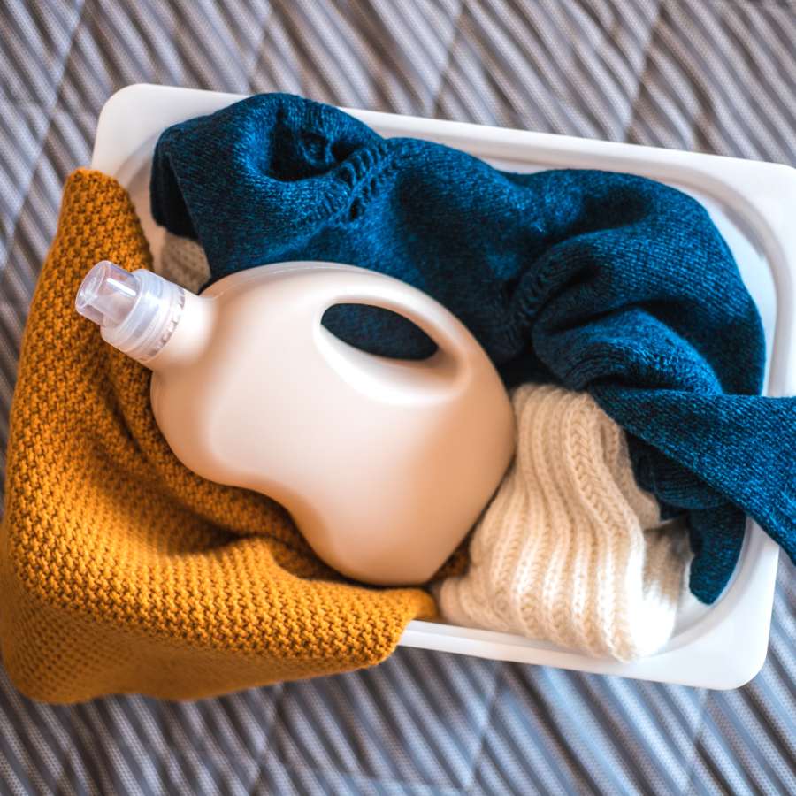 উলের পোশাক ধোয়ার বিশেষ নিয়ম।