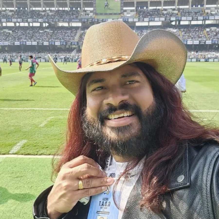 চার্লস অ্যান্টনি।