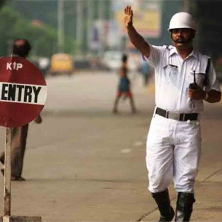 An inspector will always be there in a Traffic Guard, order from Lal bazar
