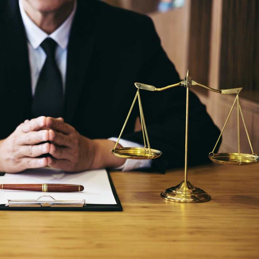 আইন নিয়ে পড়ার সুযোগ।