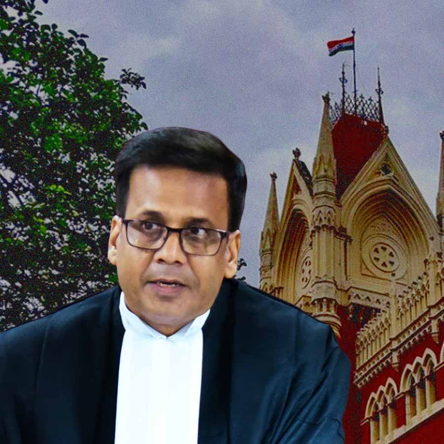 কলকাতা হাই কোর্টের বিচারপতি বিশ্বজিৎ বসু।