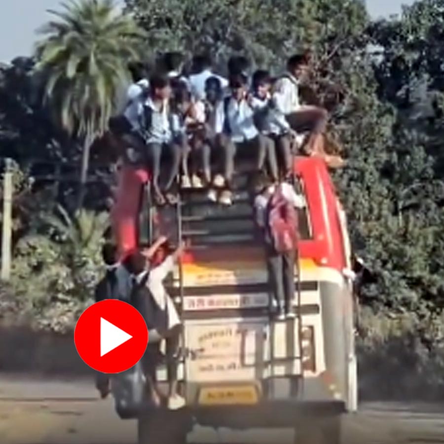 Video of Students Hanging From Moving Bus in Rajasthan goes viral dgtl