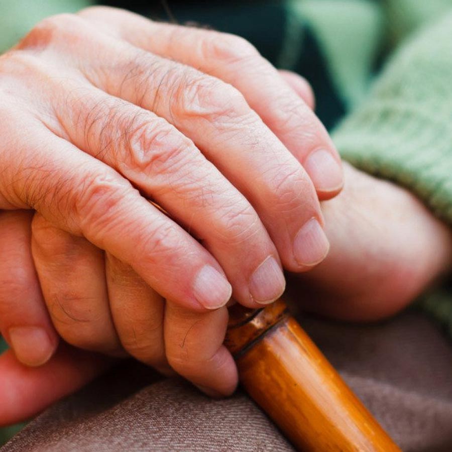 Senior citizens can get Rs 1.5 lakh per month from their own home through reverse mortgage scheme