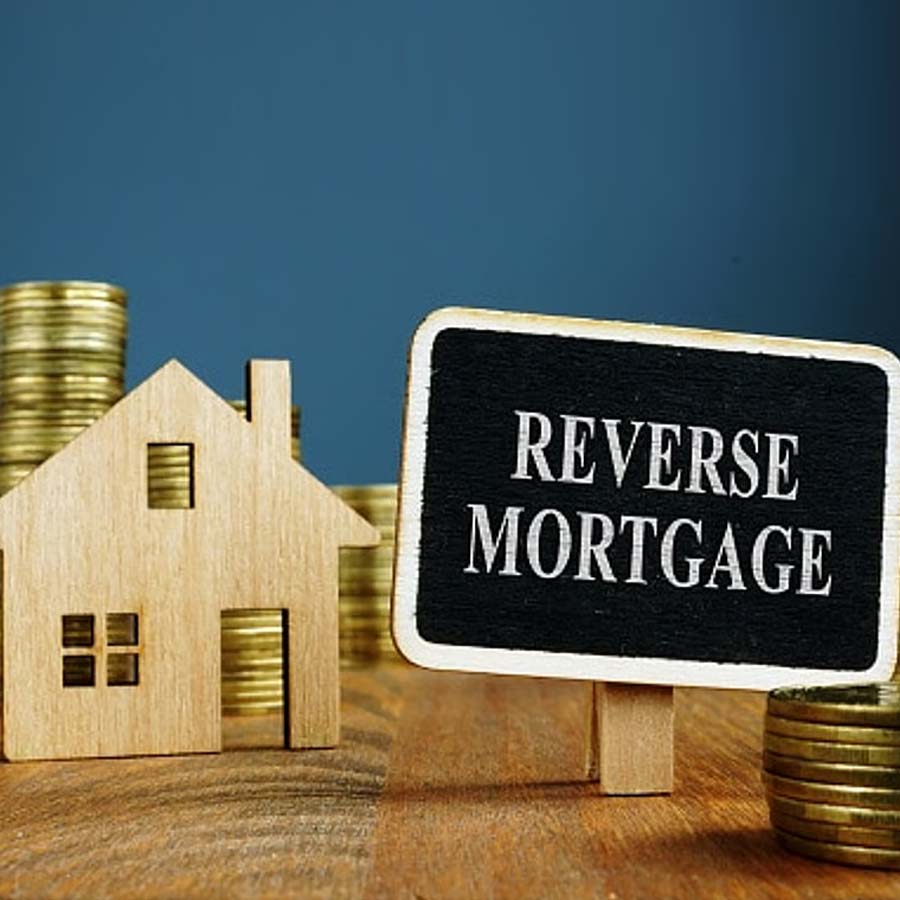 Senior citizens can get Rs 1.5 lakh per month from their own home through reverse mortgage scheme