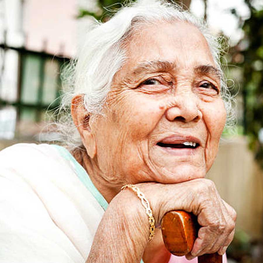 Senior citizens can get Rs 1.5 lakh per month from their own home through reverse mortgage scheme