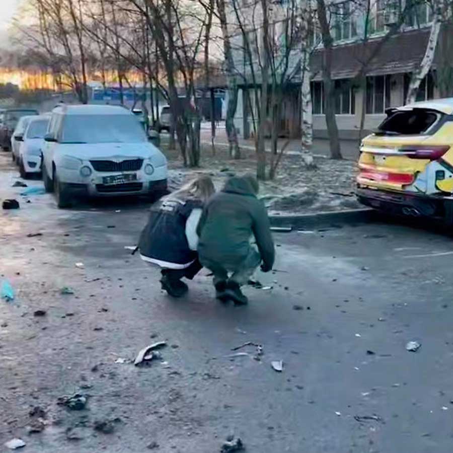 Three people, including two police officers were killed in a bomb blast in Russia's capital Moscow dgtl