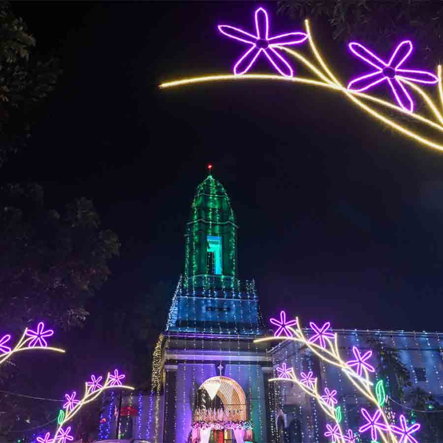 প্রোটেস্ট্যান্ট চার্চে বড়দিনের সাজ। বুধবার কৃষ্ণনগরে।