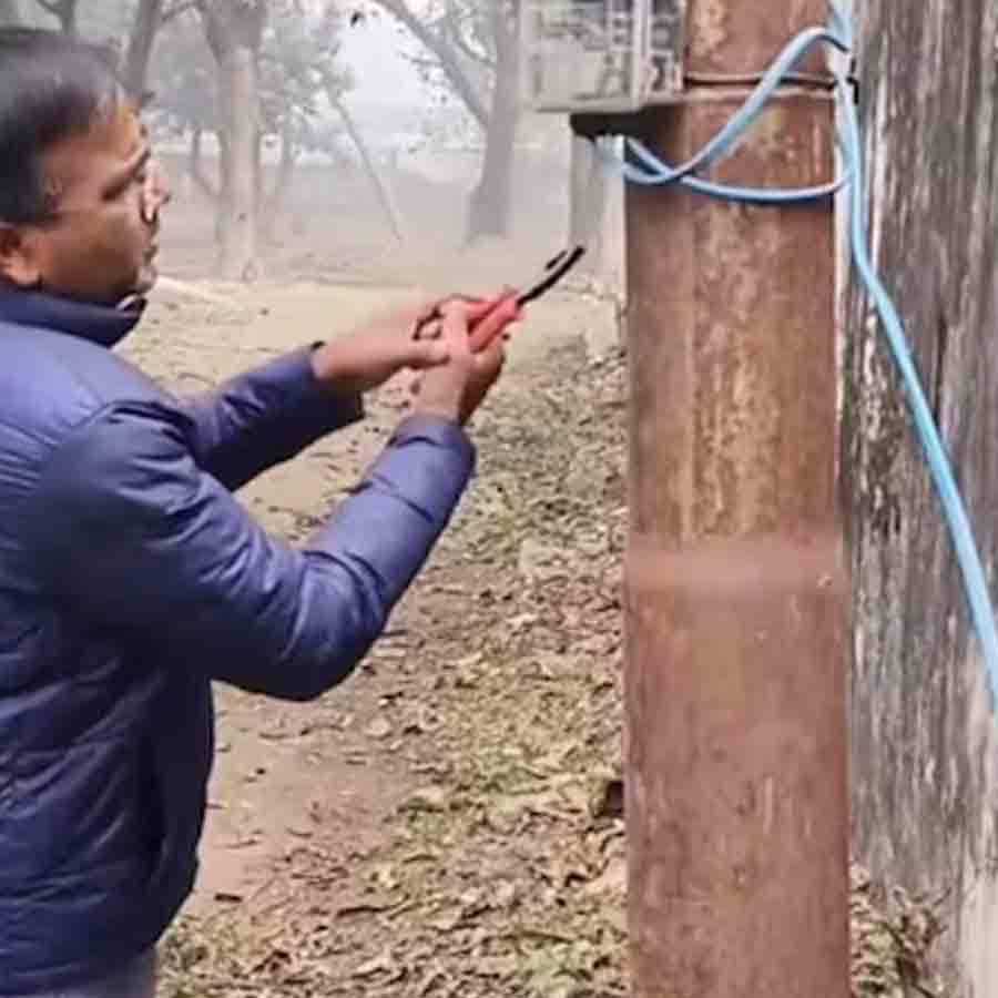 Angered by outage, Haridwar congress MLA allegedly cuts the power of Electricity officials' houses dgtl