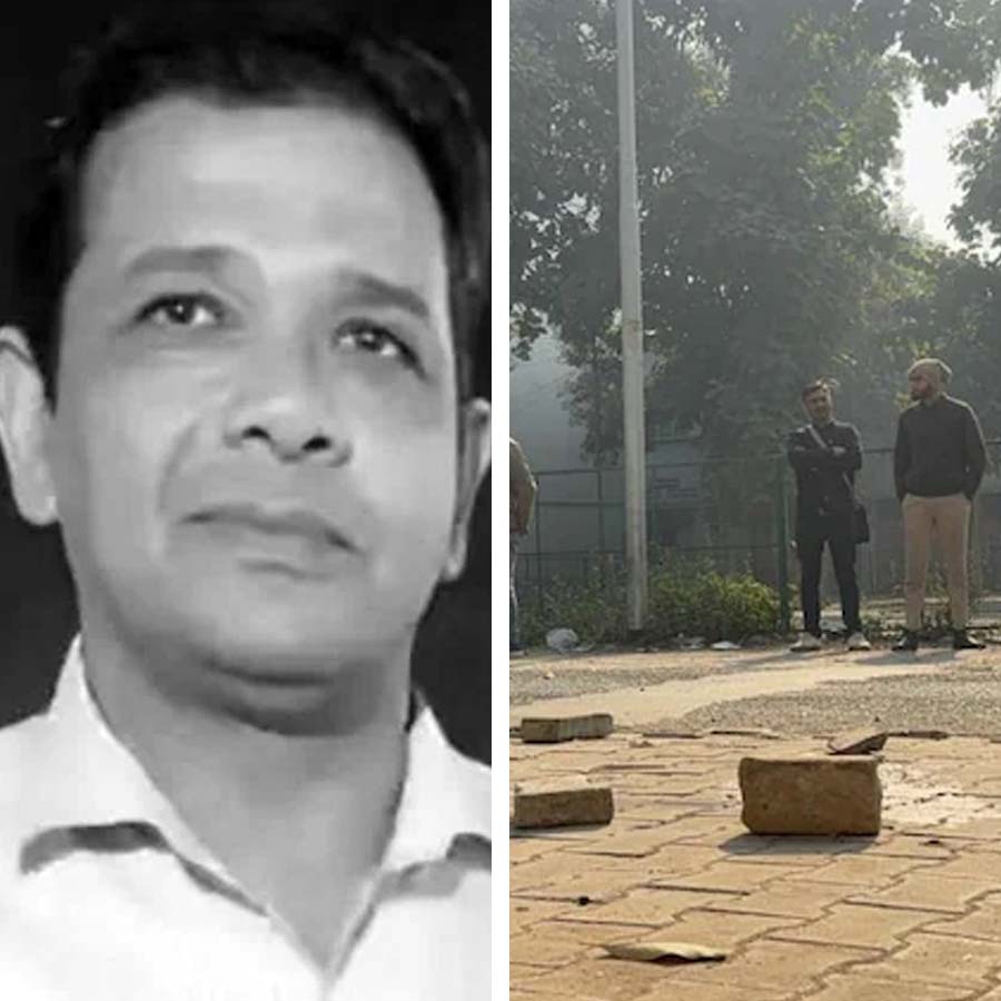 (বাঁ দিকে) পু নিহত শিক্ষকের নাম দানিশ রাও। বিশ্ববিদ্যালয় চত্বরে যেখানে তাঁকে গুলি করা হয় (ডান দিকে)।