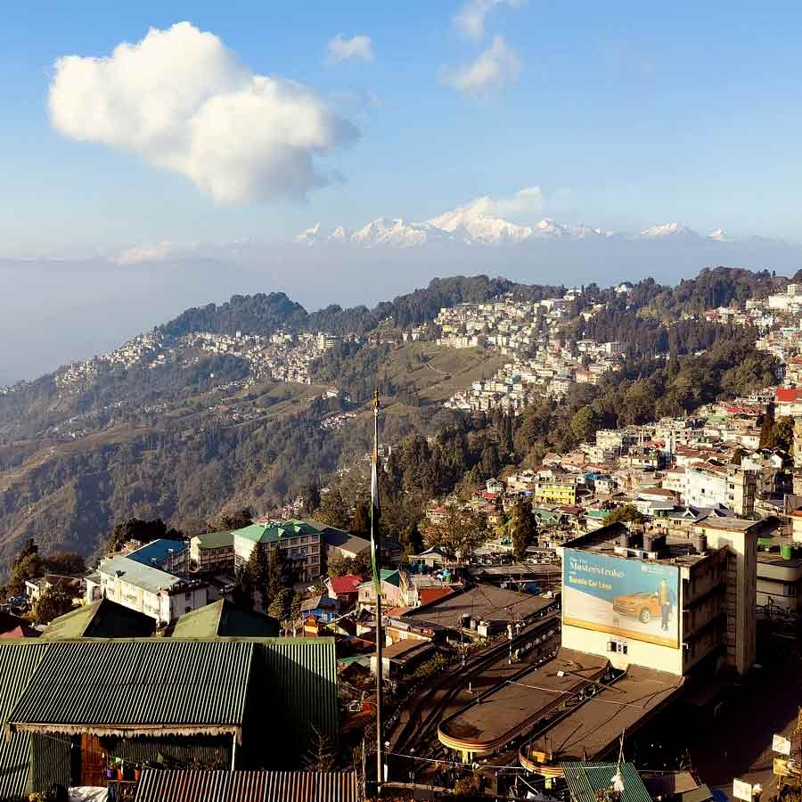 শীতের সকালে দার্জিলিং।