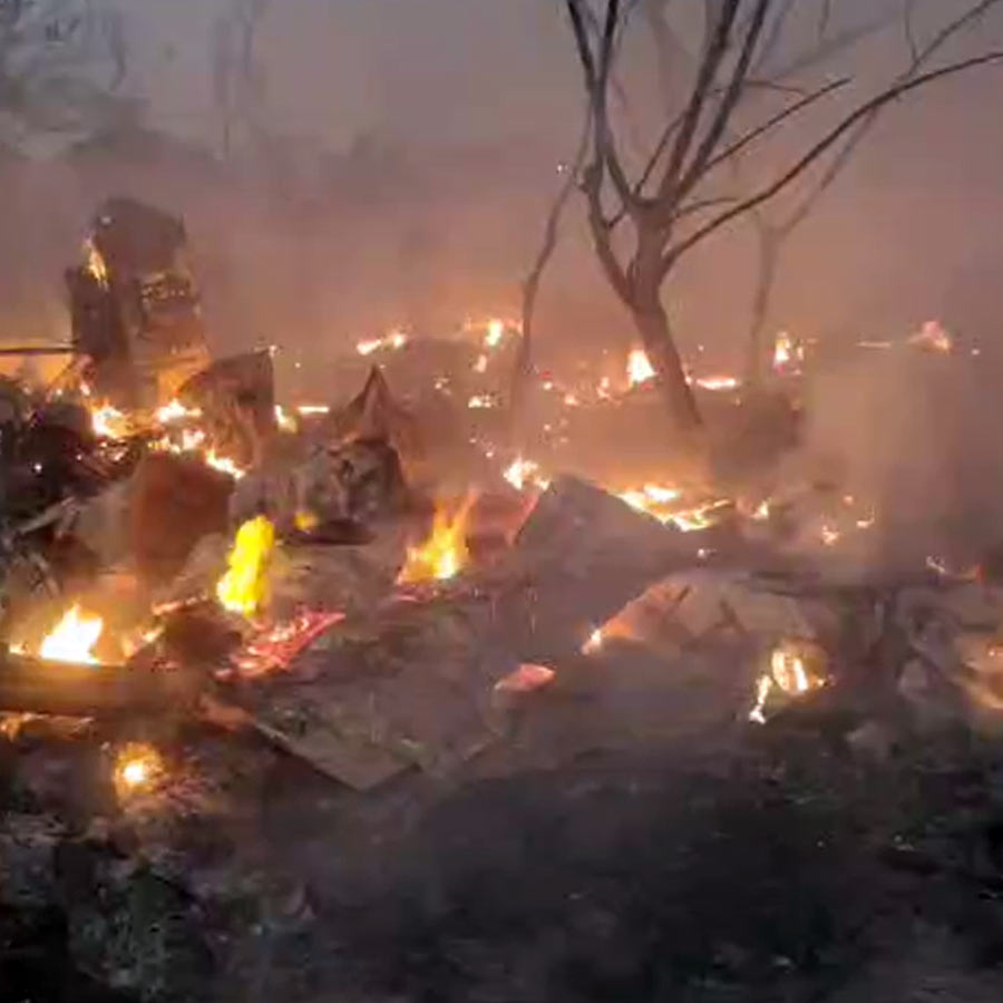 Fire breaks out in Gardenreach area of Kolkata dgtl