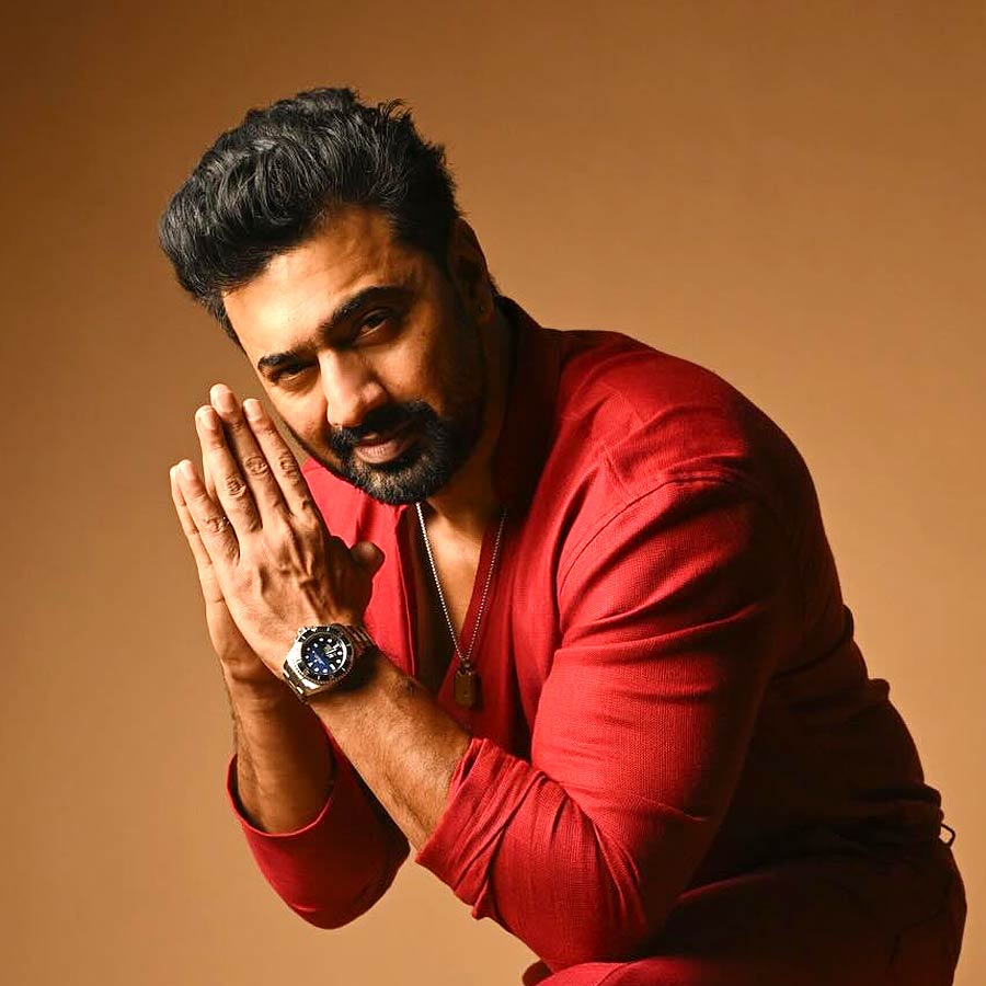 জন্মদিনে দেবের দিনলিপি।